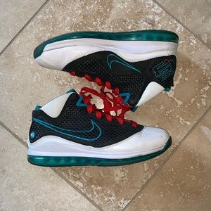 LeBron 7 “Red Carpet”